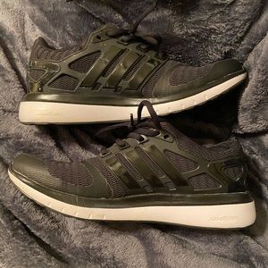 Black Adidas Cloudfoams